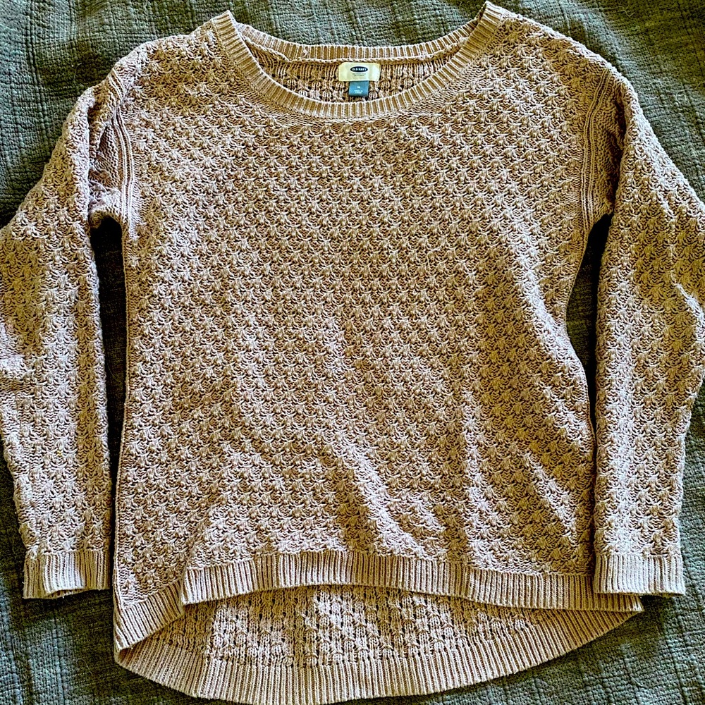 Knit sweater, scoop bottom